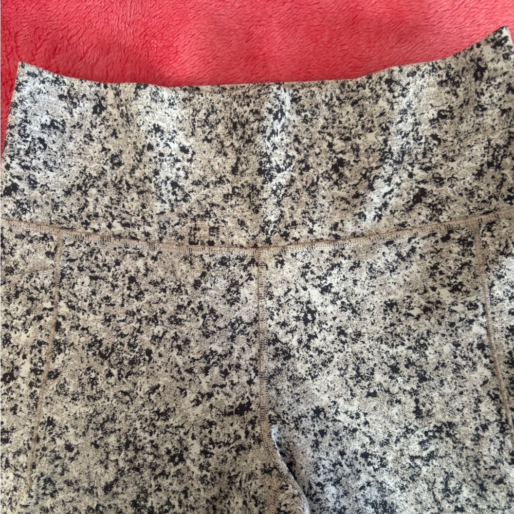 Athleta Gray and Black Patterned Leggings
